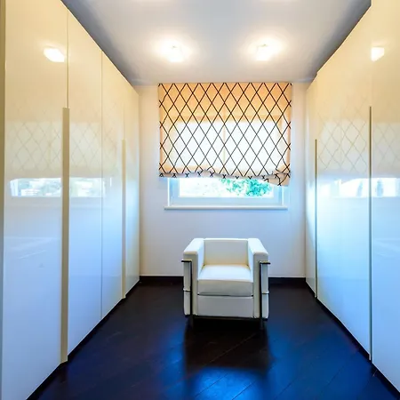 Grande, Modernist Exterior, Fendi Interior, Special House Overlooking Sea Vila *