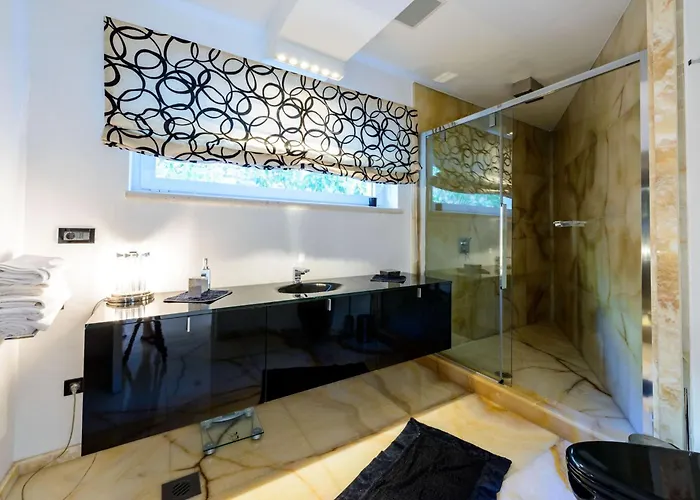 Grande, Modernist Exterior, Fendi Interior, Special House Overlooking Sea 빌라 *